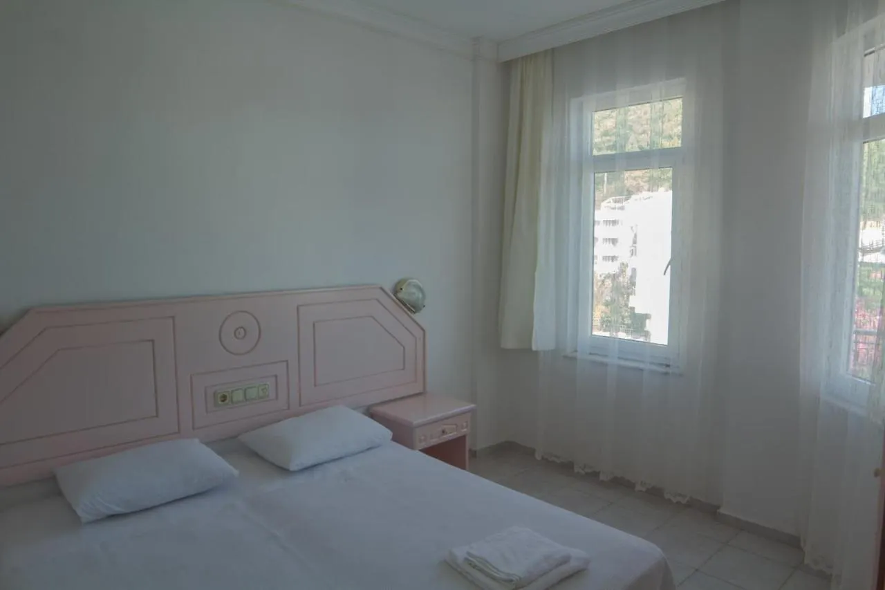 Pembe Koesk Apart Otel Fethiye