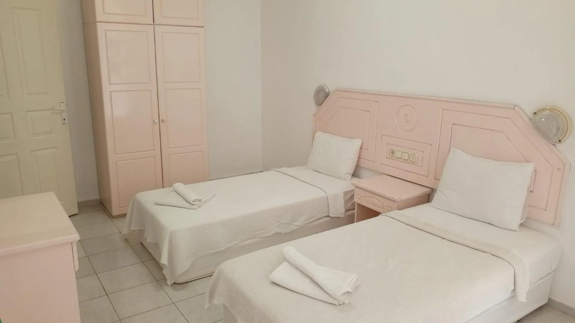 Lägenhetshotell Pembe Koesk Apart Otel Fethiye